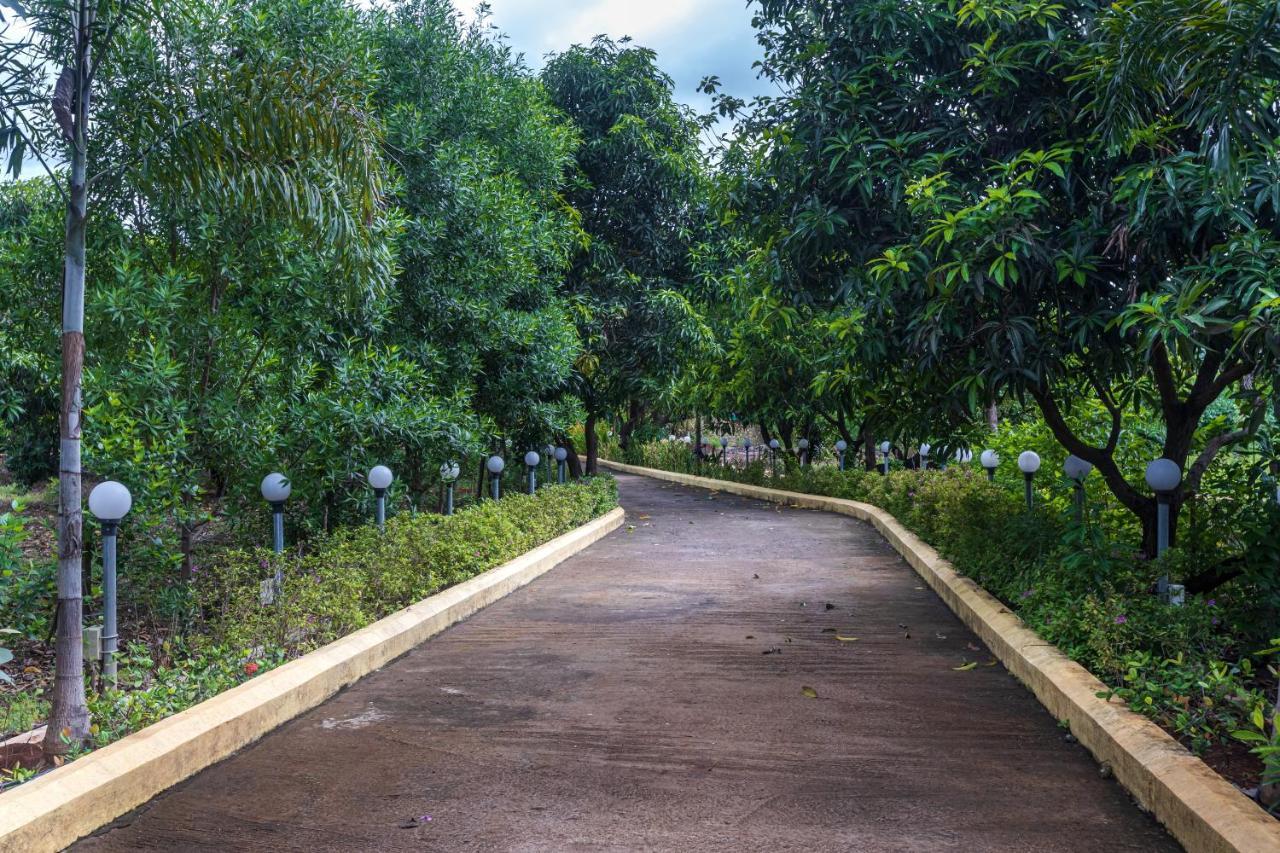 Saffronstays Odyssey, Karjat - 10 Acres Pet-Friendly Estate With Swimming Pool Chinchavli Exterior foto